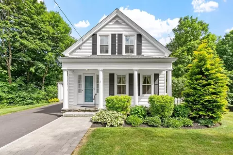 16 Chapel St, Ashburnham, MA 01430