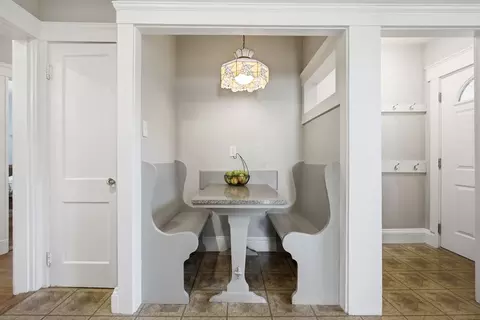 Entry Way - 79 Orange St, Reading, MA 01867 photo 4 of 6