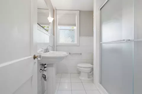 Bath - 79 Orange St, Reading, MA 01867 photo 1 of 4