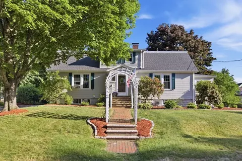 79 Orange St, Reading, MA 01867