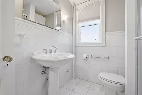 Bath - 79 Orange St, Reading, MA 01867 photo 2 of 4
