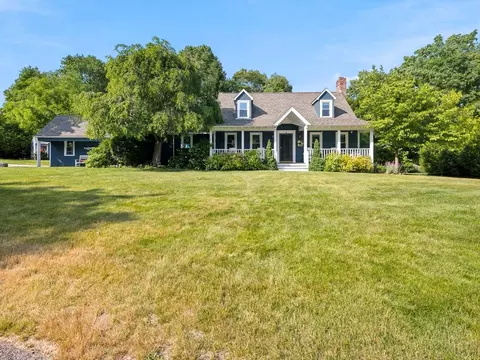 2 Foley Dr, Southborough, MA 01772