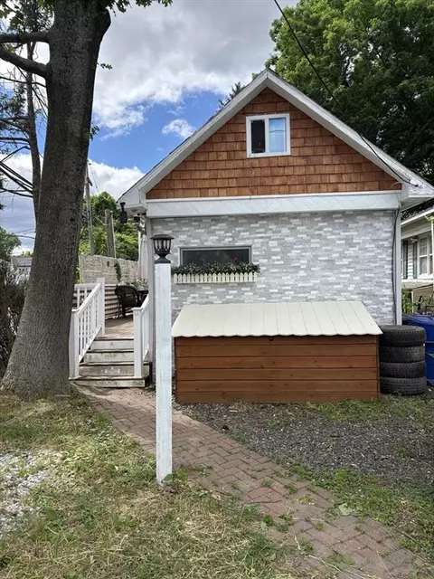 1 Rose Ln # A, Worcester, MA 01607
