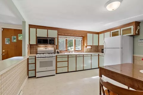 48 Chickering St, Lawrence, MA 01843 photo 6