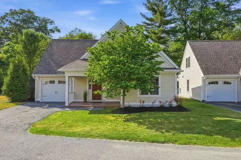 8 Cheevers Path #8, Bedford, MA 01730