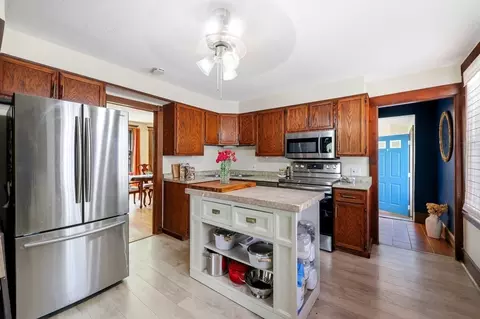 105 Pine St, West Springfield, MA 01089 photo 13