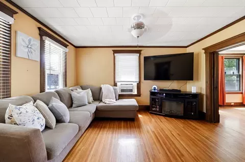 105 Pine St, West Springfield, MA 01089 photo 7
