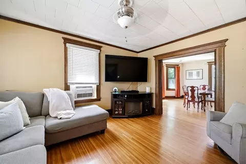 105 Pine St, West Springfield, MA 01089 photo 8