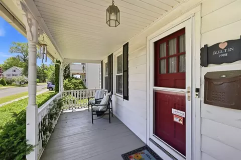 105 Pine St, West Springfield, MA 01089 photo 3