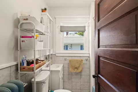 Bath - 47 Wallis St, Beverly, MA 01915 photo 1 of 1