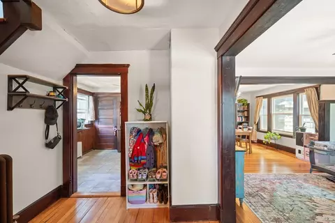 Entry Way - 47 Wallis St, Beverly, MA 01915 photo 2 of 9