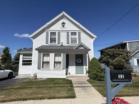 32 Eastern Ave, Essex, MA 01929