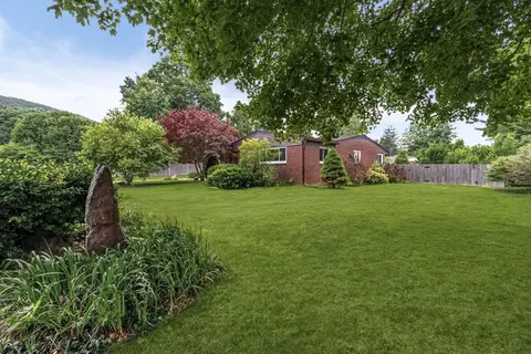 6 Valley Ln, Easthampton, MA 01027 photo 32