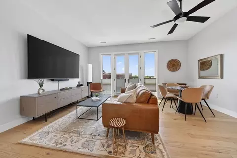 Living - 10 Shipyard Dr #314, Hingham, MA 02043 photo 5 of 8