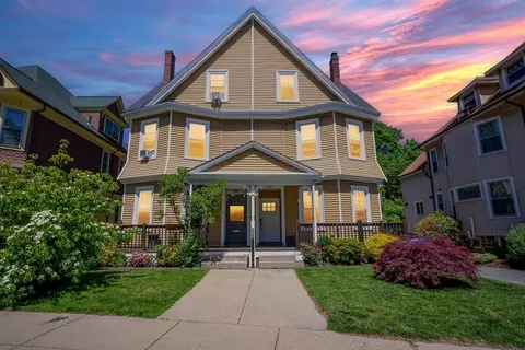 287 Walnut Ave, Roxbury, MA 02119