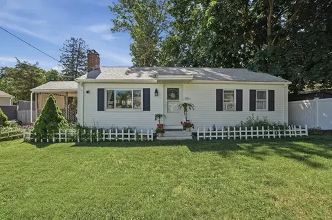 19 Lind Ter, Randolph, MA 02368