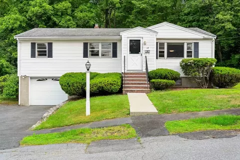 12 Raylen Ave, Peabody, MA 01960