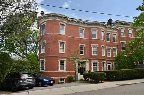 8 Colbourne Cres #3, Brookline, MA 02445