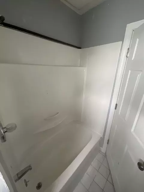 Bath - 953 Globe St, Fall River, MA 02724 photo 2 of 4