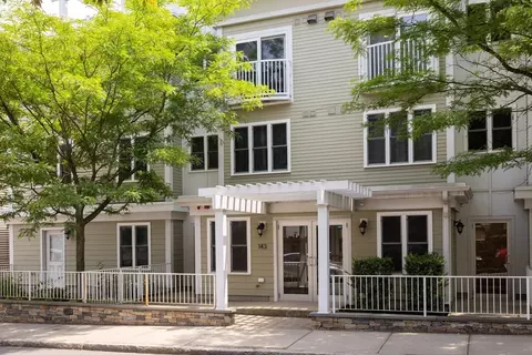 143 Cedar St #6, Somerville, MA 02144