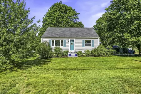 106 Causeway St, Hudson, MA 01749