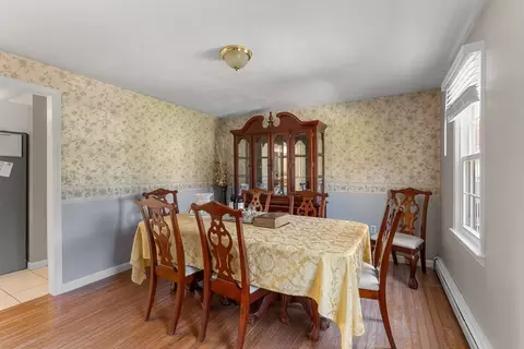 Dining - 30 Sheffield Pl, Mashpee, MA 02649 photo 2 of 3