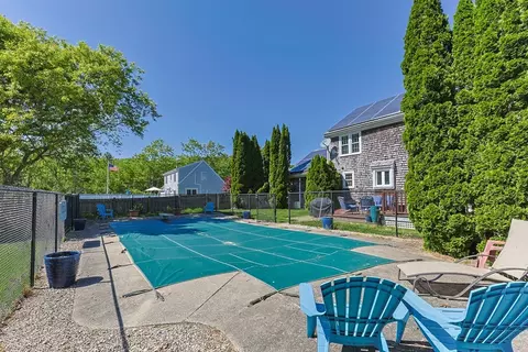 Exterior - 30 Sheffield Pl, Mashpee, MA 02649 photo 5 of 5