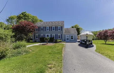 Exterior - 30 Sheffield Pl, Mashpee, MA 02649 photo 3 of 5