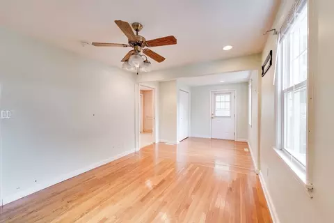 Living - 57 Bither St, Springfield, MA 01118 photo 3 of 8