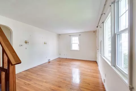 Living - 57 Bither St, Springfield, MA 01118 photo 5 of 8