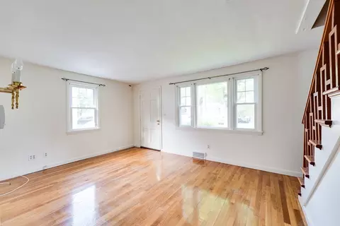 Living - 57 Bither St, Springfield, MA 01118 photo 6 of 8