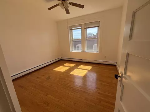 Bedroom - 29 Irving St #8, Worcester, MA 01609 photo 4 of 6