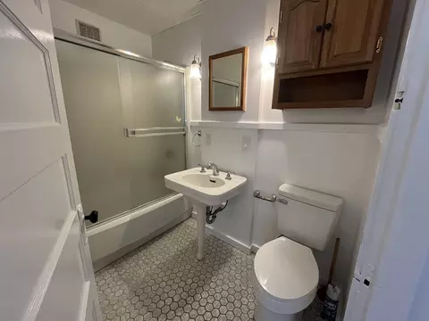 Bath - 29 Irving St #8, Worcester, MA 01609 photo 1 of 1