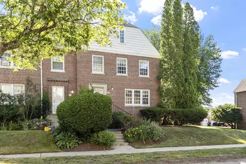 18 Bates St #E, Ayer, MA 01432