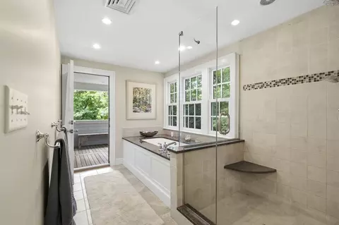 Bath - 23 Del Prete Dr, Hingham, MA 02043 photo 2 of 3