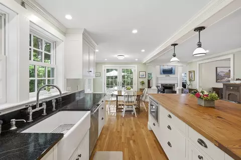 Kitchen - 23 Del Prete Dr, Hingham, MA 02043 photo 6 of 9