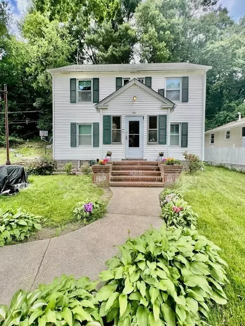 86 Beaverbrook Pkwy, Worcester, MA 01603