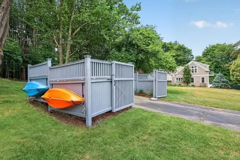 Exterior - 136 S Pleasant, Hingham, MA 02043 photo 6 of 11