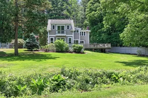 Exterior - 136 S Pleasant, Hingham, MA 02043 photo 10 of 11