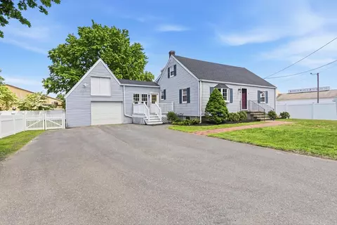 34 Prince St, Danvers, MA 01923