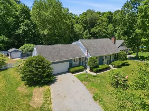 64 Senator St, Springfield, MA 01129