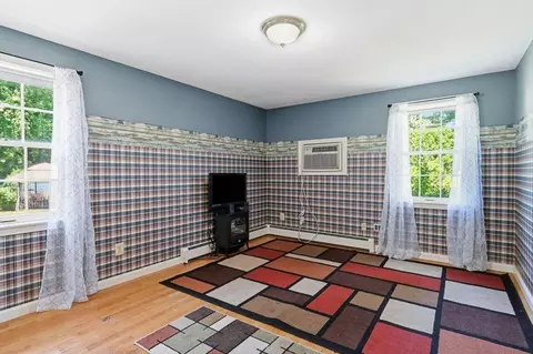 Bedroom - 64 Senator St, Springfield, MA 01129 photo 1 of 6