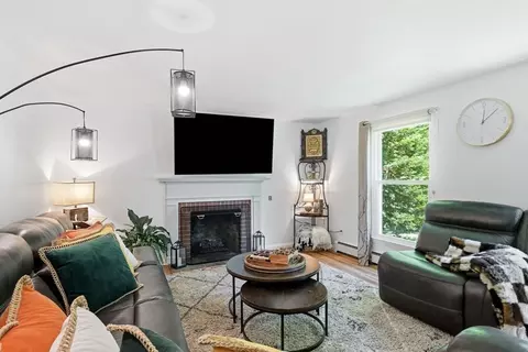 Living - 64 Senator St, Springfield, MA 01129 photo 2 of 4