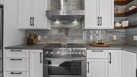 Kitchen - 394 Mohawk Rd, Raynham, MA 02767 photo 5 of 8