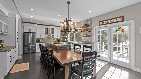 Kitchen - 394 Mohawk Rd, Raynham, MA 02767 photo 3 of 8