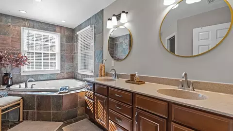 Bath - 394 Mohawk Rd, Raynham, MA 02767 photo 2 of 3