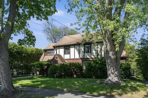 21 Whittlesey Rd, Newton, MA 02459
