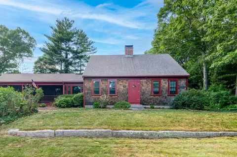 221 Circuit St, Hanover, MA 02339