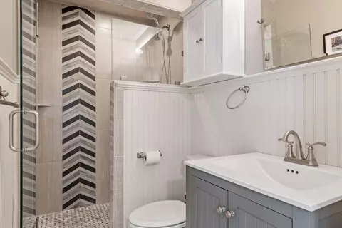 Bath - 1 Riverview Ave, Maynard, MA 01754 photo 3 of 3