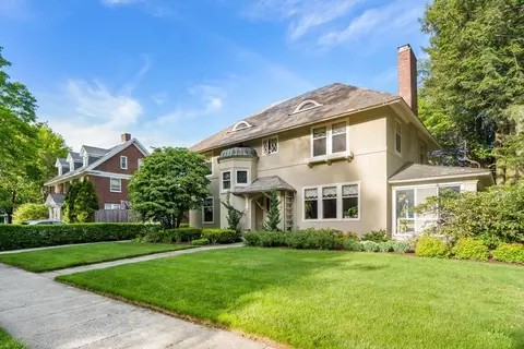 22 Whitman Rd, Worcester, MA 01609